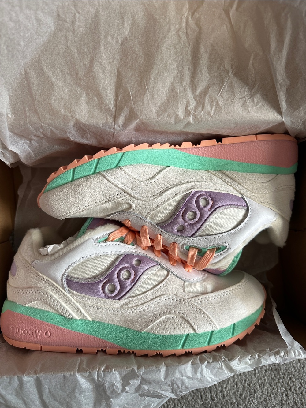 Saucony shadow 6000 Sneakers; NWT; never worn.